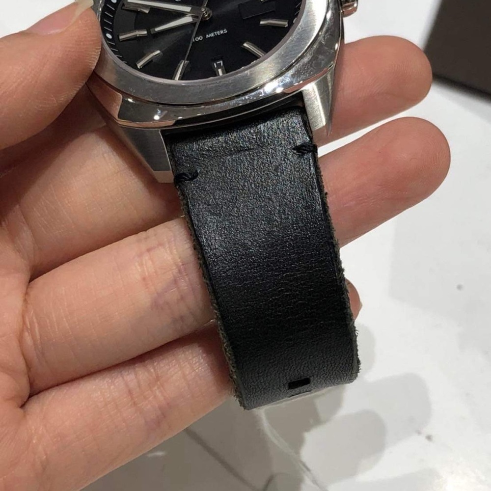 Gucci Mens Watch - Picture 7 of 13